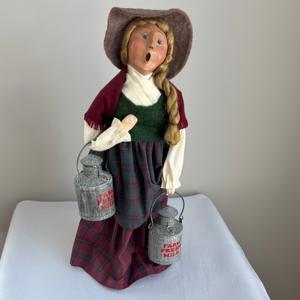 Farmhouse Milkmaid
